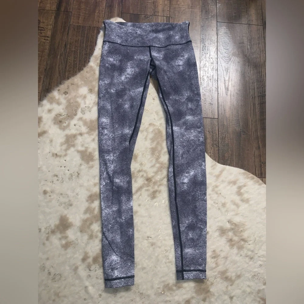 lululemon athletica worn washed